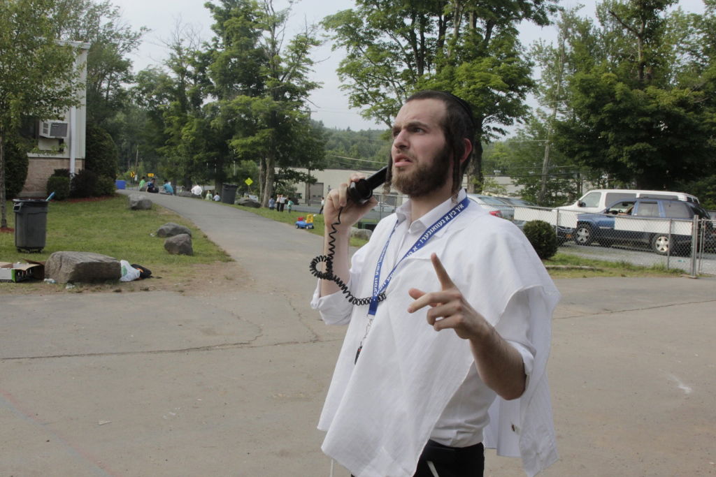 יוצאים להרים וממשיכים ללמוד: תיעוד ענק מהנופש החרדי-אמריקאי