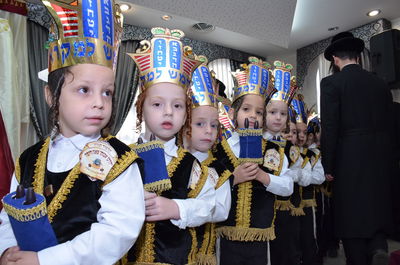 הילדים במעמד