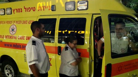 קריית אונו: ילדה אכלה כריך בנסיעה ונחנקה - מצבה קשה