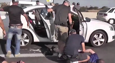 צפו: הבלשים זינקו מהרכב ועצרו את החשודים בדרך לרצח