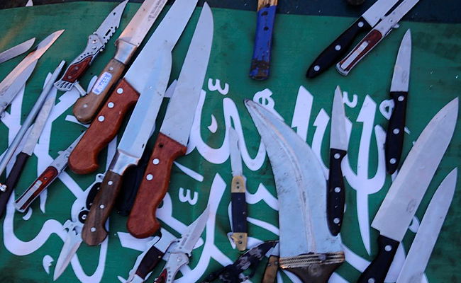 סכינים, ארכיון