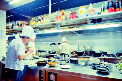 המזון במסעדה לא בריא יותר מג'אנק פוד