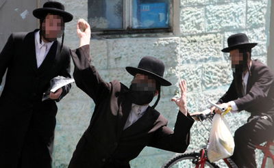 מפגין חרדי אוחז באבן. אילוסטרציה, למצולם אין קשר לכתבה