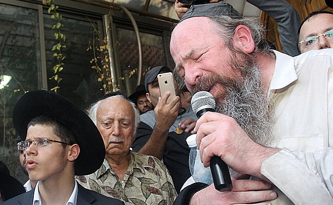 תיעוד: המונים ליוו את ה"בבא ליאון" למנוחות