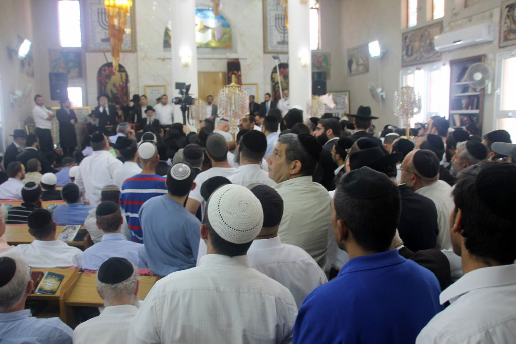 תיעוד: המונים ליוו את ה"בבא ליאון" למנוחות