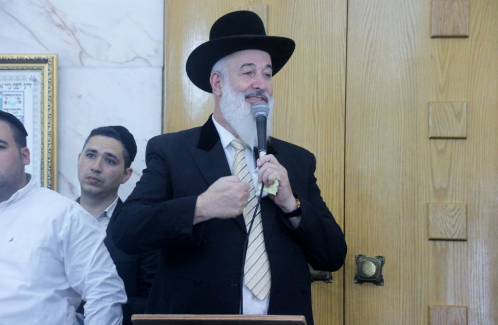 תיעוד: המונים ליוו את ה"בבא ליאון" למנוחות