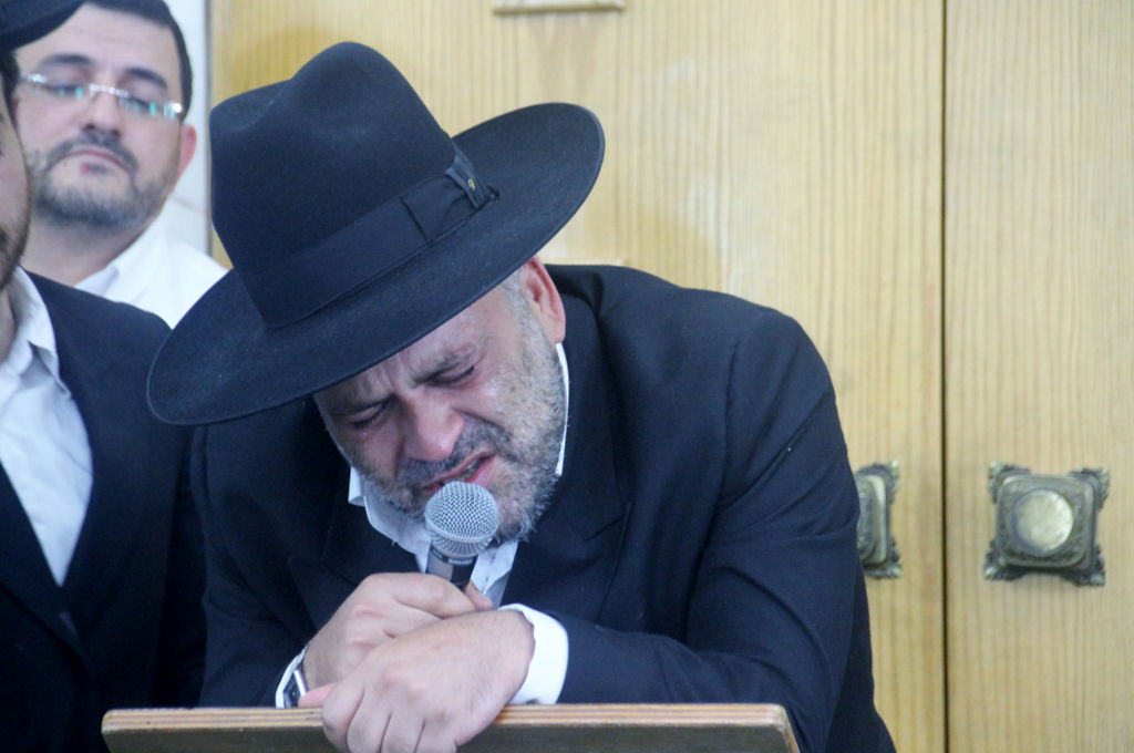 תיעוד: המונים ליוו את ה"בבא ליאון" למנוחות