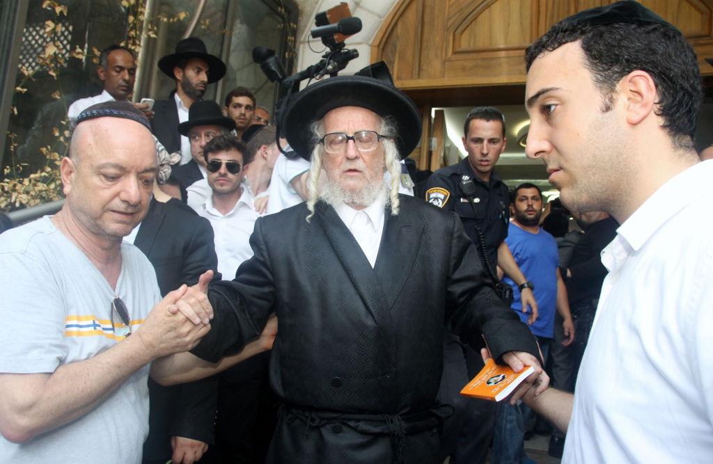 תיעוד: המונים ליוו את ה"בבא ליאון" למנוחות