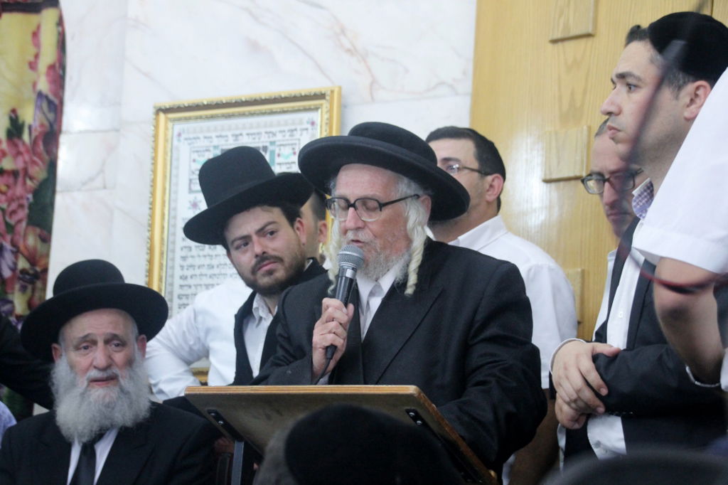 תיעוד: המונים ליוו את ה"בבא ליאון" למנוחות