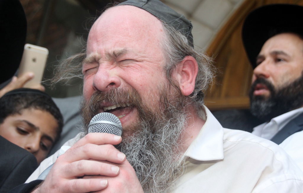 תיעוד: המונים ליוו את ה"בבא ליאון" למנוחות