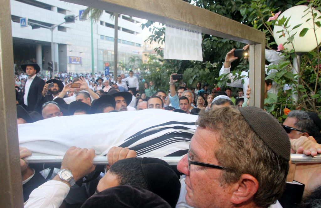 תיעוד: המונים ליוו את ה"בבא ליאון" למנוחות