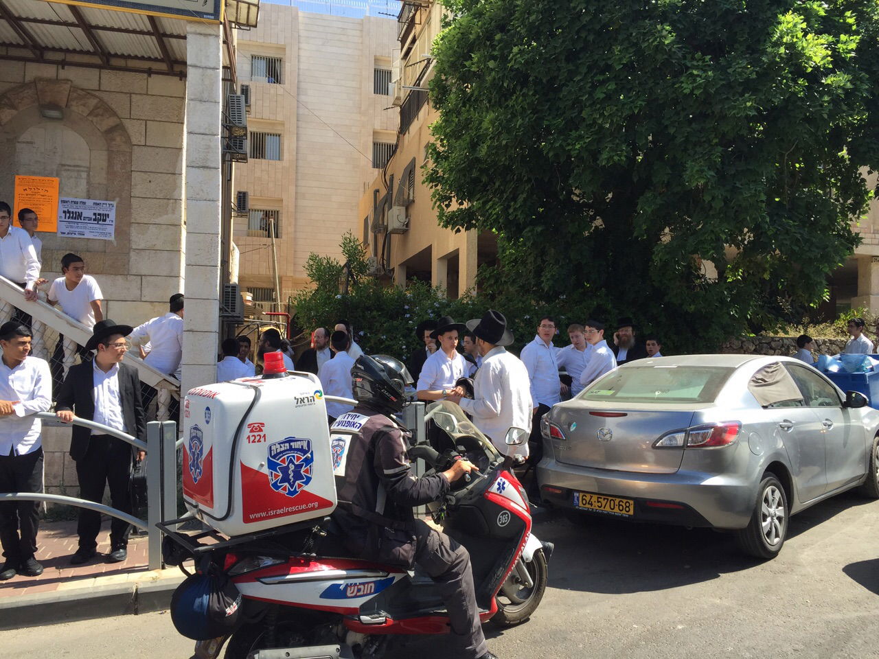 בני ברק: תלמיד ישיבה נפל מגובה ונפצע קשה