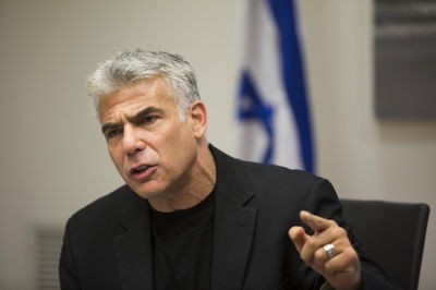 לפיד מציע: רק מחבל אחד תמורת חטוף אחד