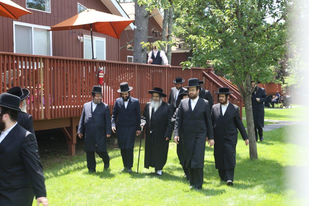 בסאטמר ערכו מסיבה לנגדים שתרמו למחנה הקיץ תמונות