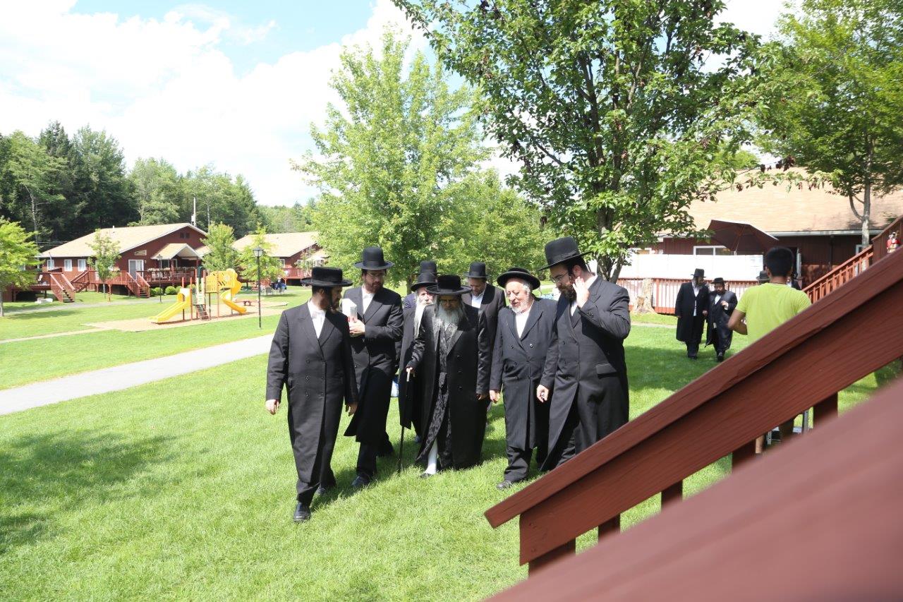 בסאטמר ערכו מסיבה לנגדים שתרמו למחנה הקיץ תמונות