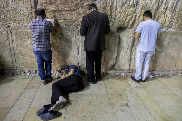 אבל ירושלמי: כך מתאבלים במאה שערים ובכותל המערבי