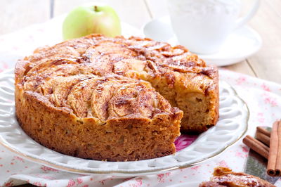 עוגת תפוחים בחושה נהדרת