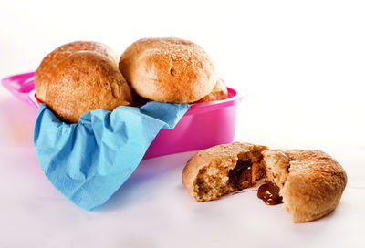 לחמניות מתוקות עם הפתעה בפנים. לא רק לילדים