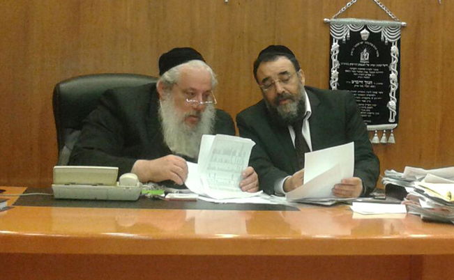 אלי דדון ורה"ע חנוך זייברט בישיבת השיבוץ האחרונה