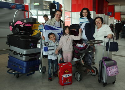 העולים בשדה התעופה שארל דה גול