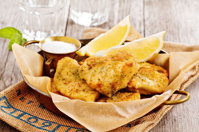 עוף בציפוי קראנצ' עשבי תיבול