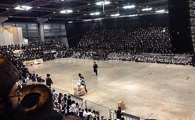 חתונת קרלין, אמש