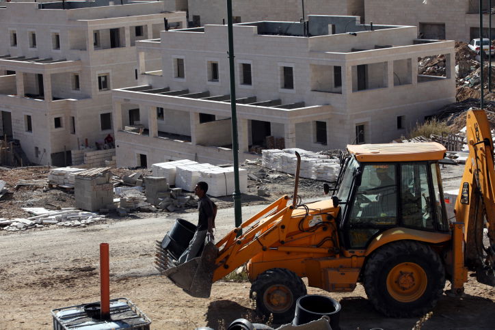 בנייה בגבעת זאב. ארכיון