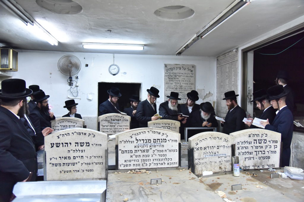 האדמו"ר מקוסוב ויז'ניץ בציון חמיו הרבי מסערט ויז'ניץ זצ"ל