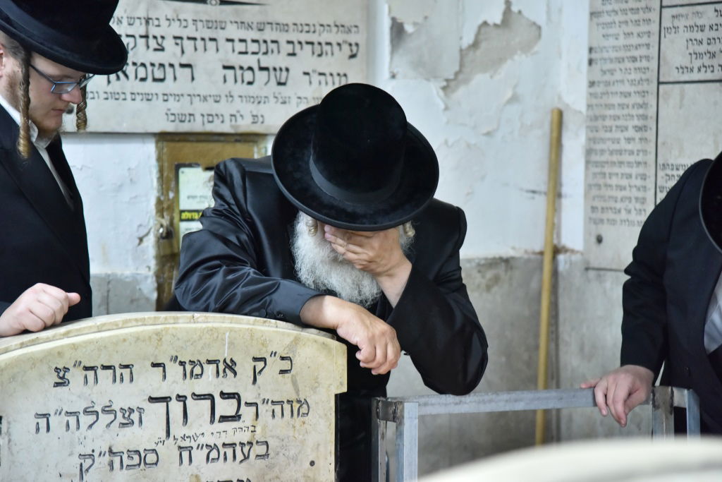 האדמו"ר מקוסוב ויז'ניץ בציון חמיו הרבי מסערט ויז'ניץ זצ"ל