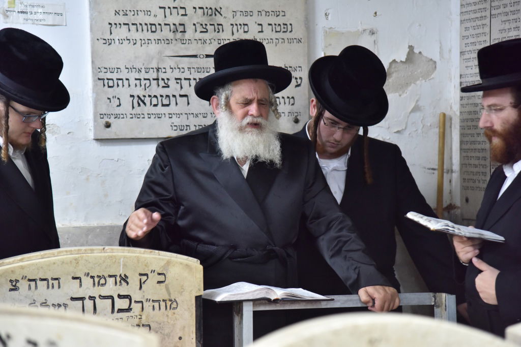 האדמו"ר מקוסוב ויז'ניץ בציון חמיו הרבי מסערט ויז'ניץ זצ"ל