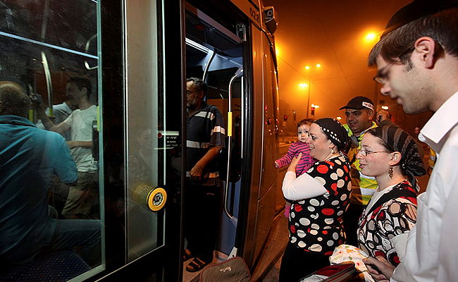 חרדים לצד הרכבת הקלה בגרסתה הירושלמית