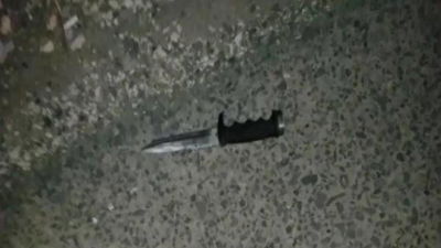 תיעוד: המחבל מכביש 443 מנופף בסכין רגע לפני הפיגוע