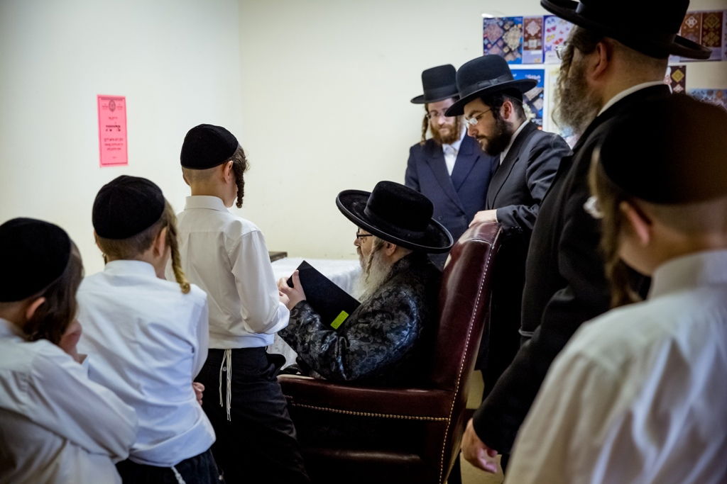 הרבי מסאטמר ערך ביקור במחנה הקיץ לילדי החסידות