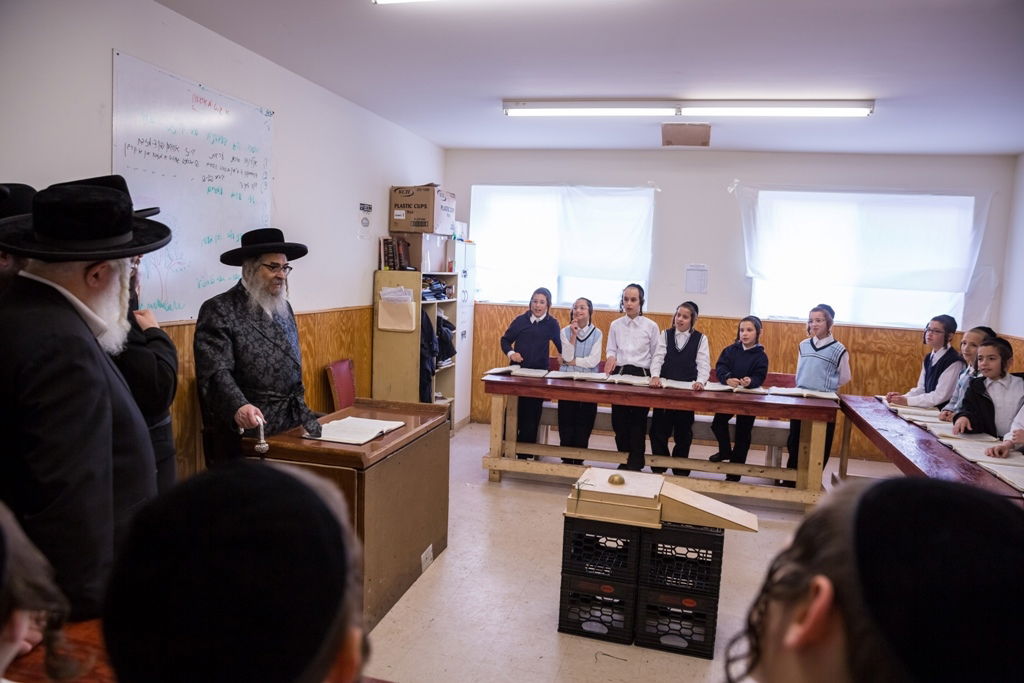 הרבי מסאטמר ערך ביקור במחנה הקיץ לילדי החסידות