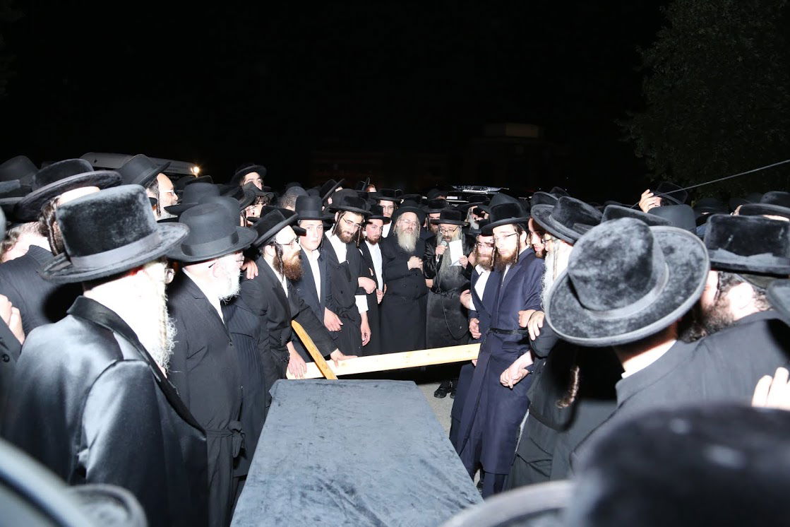 תיעוד ענק: הלוויית הרבי מטאהש זצ"ל