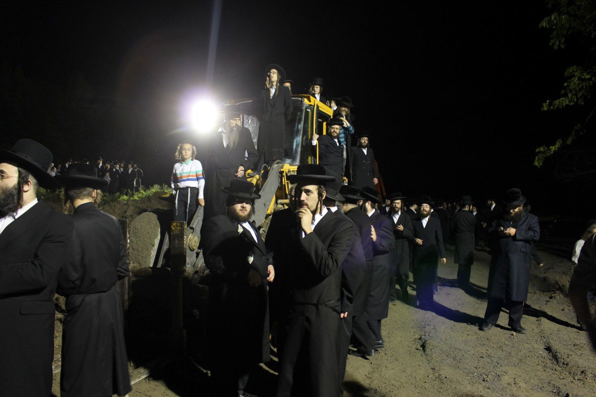 תיעוד ענק: הלוויית הרבי מטאהש זצ"ל