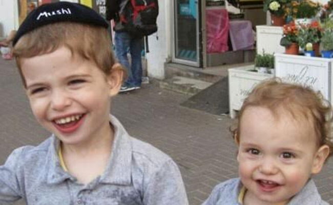 מוישי, משמאל