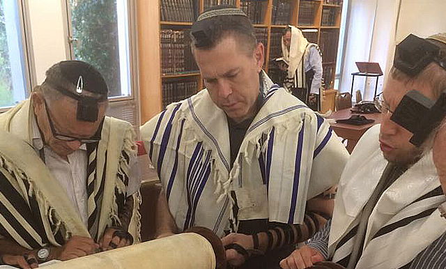 מזל טוב. השר ארדן, הבוקר