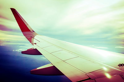 גם הפילטר לא יציל אתכם, כנף של מטוס בשקיעה? זה משעמם