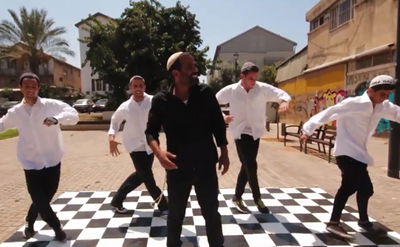 אודי דוידי מציג: "ישמח חתני" - הקליפ הרשמי • צפו