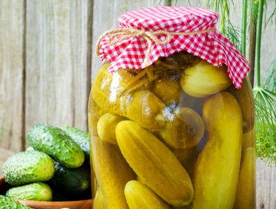 מלפפונים חמוצים תוצרת בית - תמיד טוב יותר