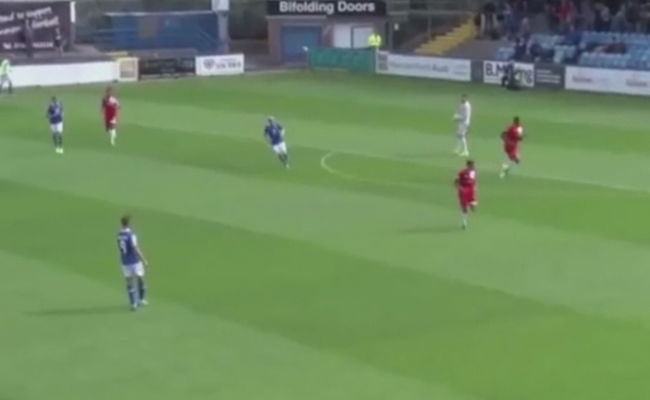 צפו: טעות שוער מביכה שהסתיימה בשער