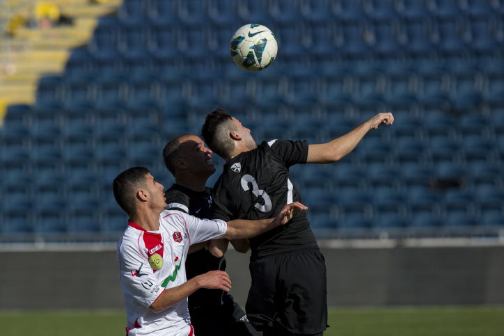 משחק כדורגל באצטדיון טדי