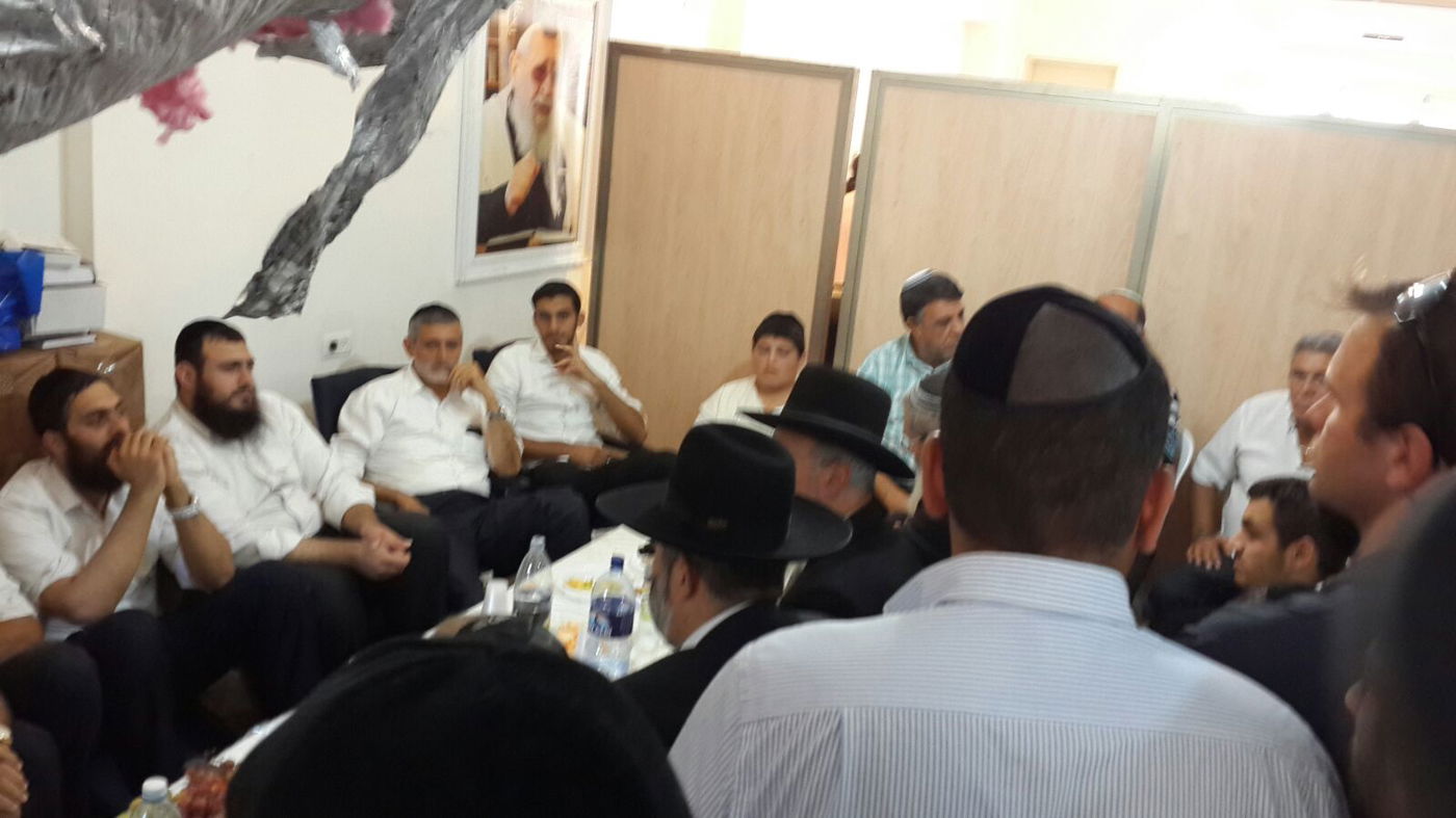 דרעי מנחם את ישי, הצהריים