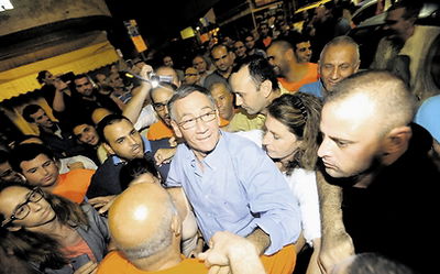 ראש העיר משה פדלון ותושבים