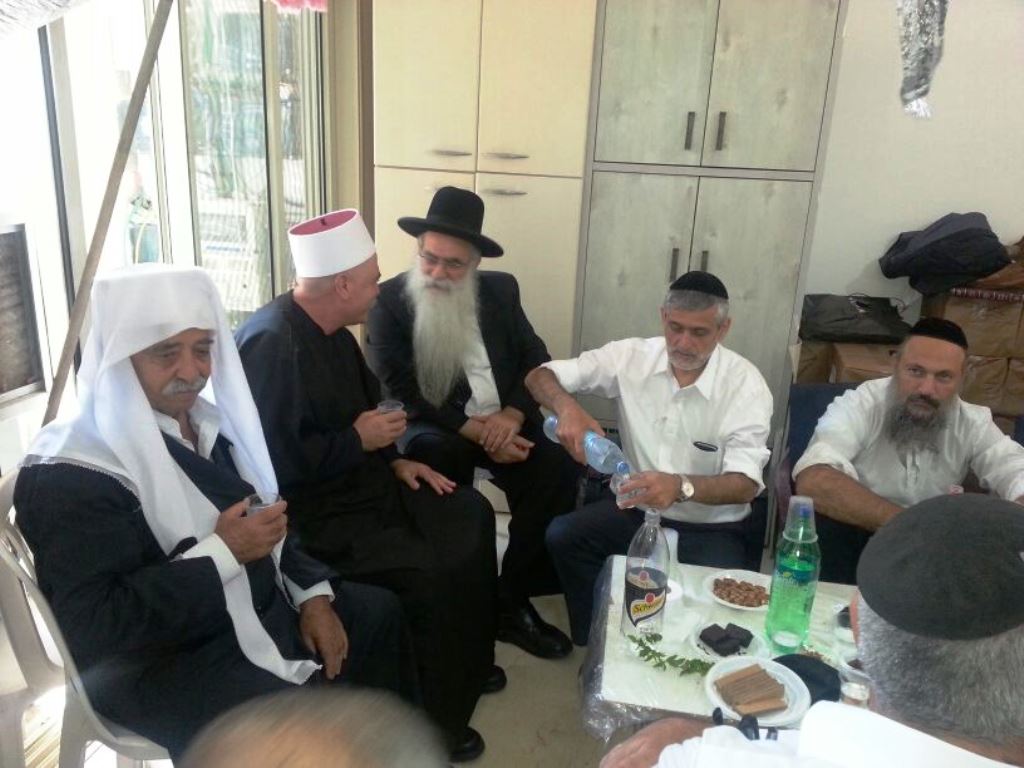 תיעוד: ניחום אבלים בביתו אחותו של אלי ישי