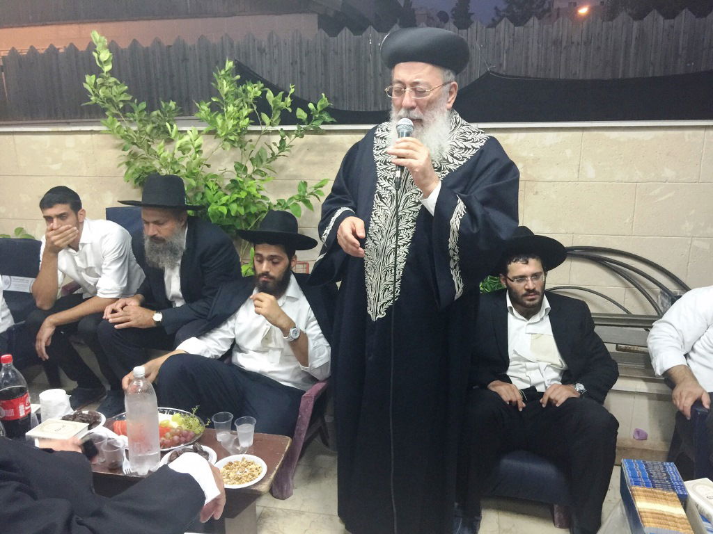 תיעוד: ניחום אבלים בביתו אחותו של אלי ישי