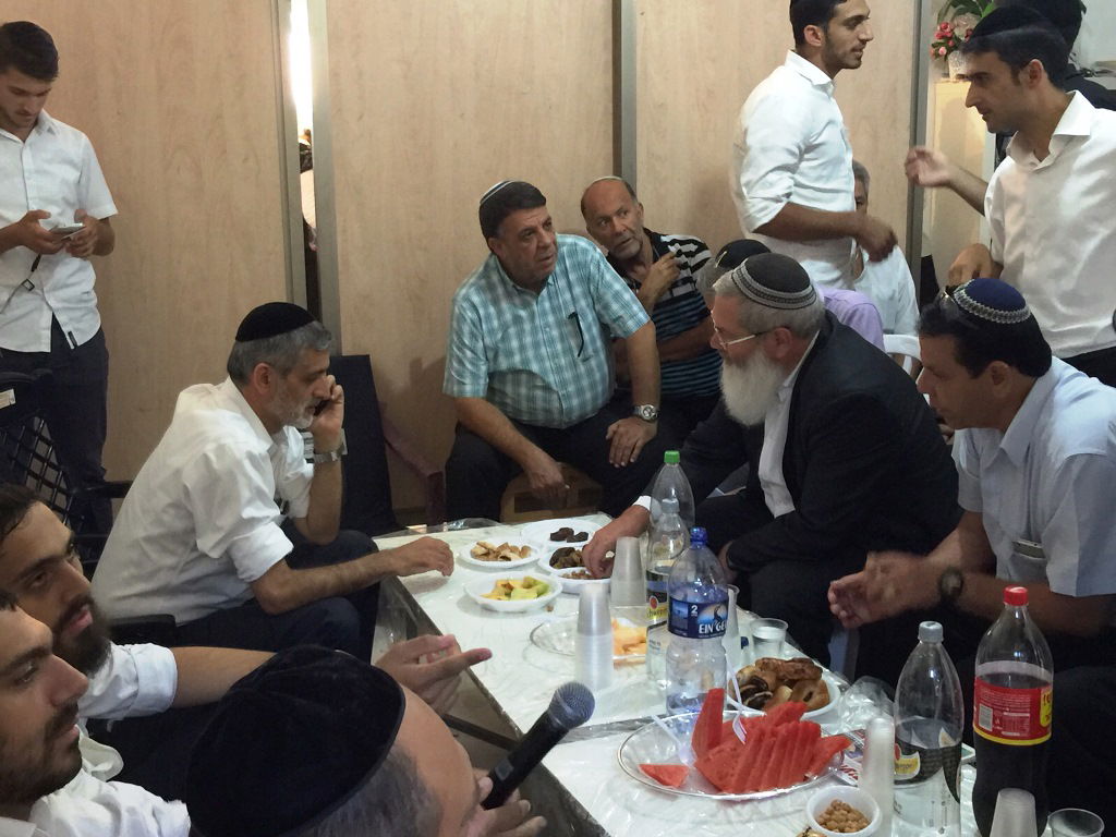 תיעוד: ניחום אבלים בביתו אחותו של אלי ישי