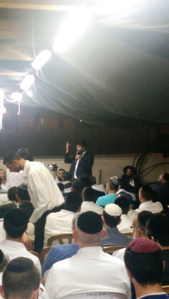 תיעוד: ניחום אבלים בביתו אחותו של אלי ישי