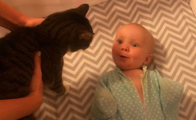 למקפידים: בקטע מופיעה אישה